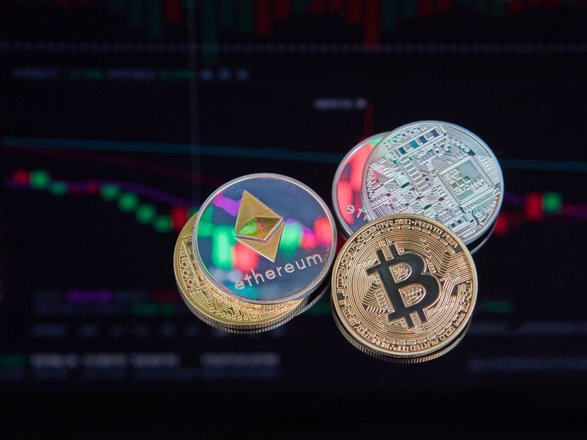 How the crypto market lost $300 billion in a weekend - Finance Middle East